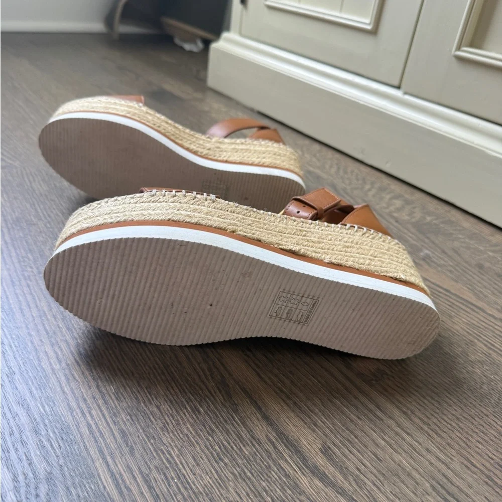 See By Chloe Tan Leather Wedges - Size 9 - Worn once! - Picture 4 of 4